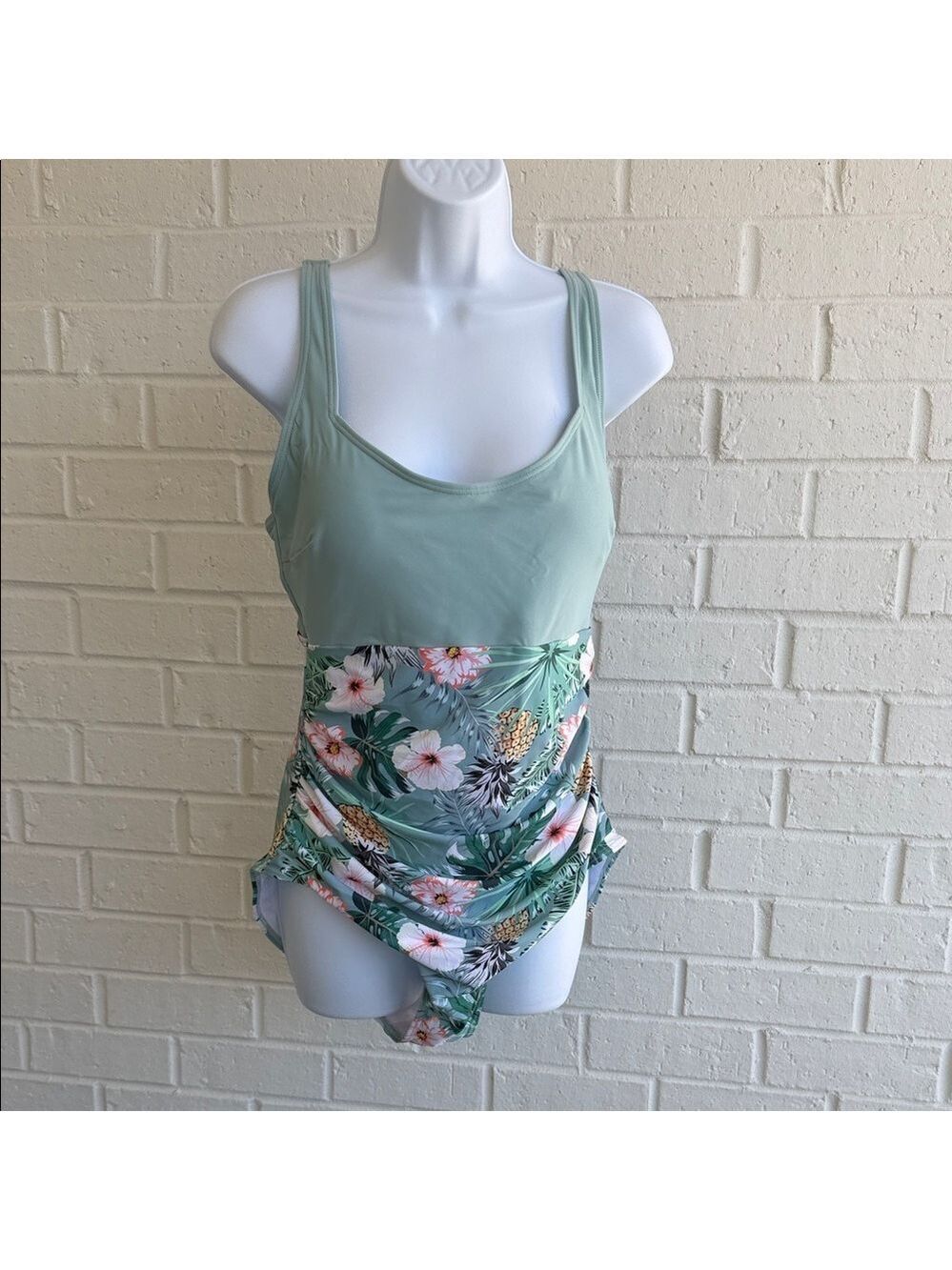 B2Prity NWOT Women’s Floral One-Piece Swimsuit Tummy Control Slimming Size XL